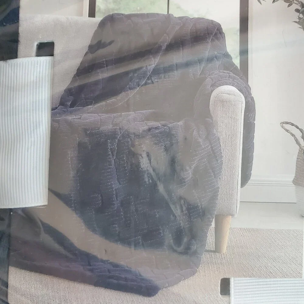 NEW Koolaburra by Ugg Textured Faux Fur Throw Blanket 50 in x 70‎ in  - Navy